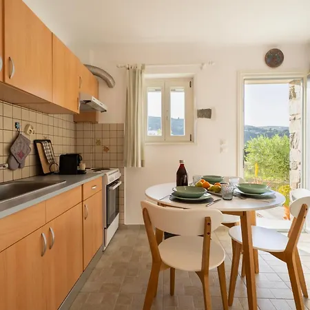 Aloni Stone With Private Parking