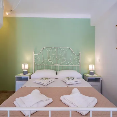 Holiday home Aloni Stone With Private Parking Lefkes (Paros)