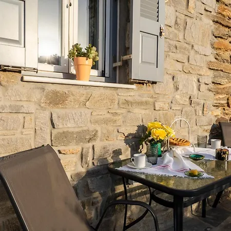 Holiday home Aloni Stone With Private Parking