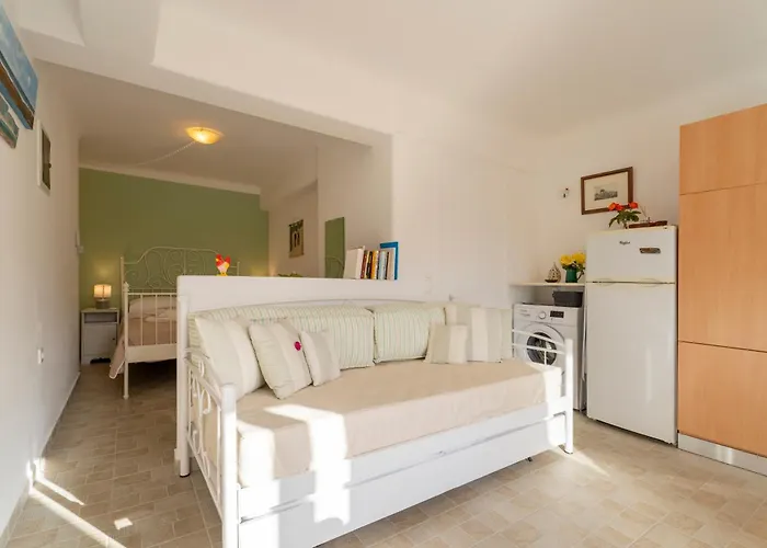 Aloni Stone With Private Parking בית נופש